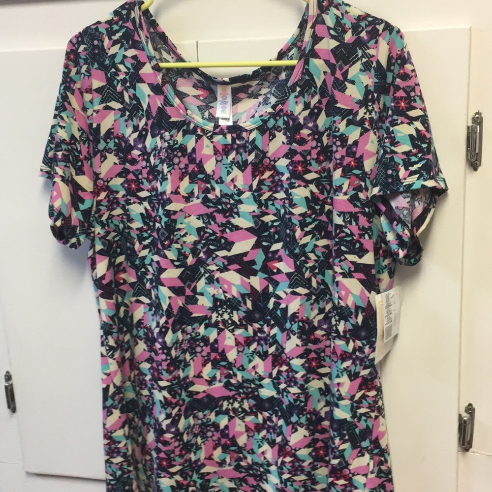 Lularoe classic tee